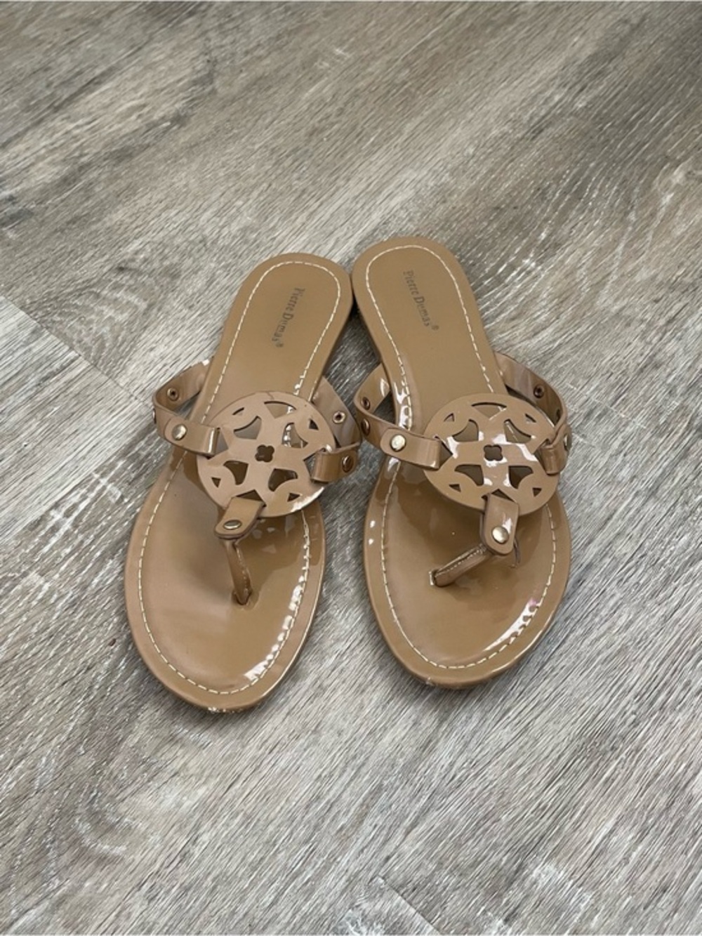 Pierre Dumas Women’s Brown Tan Cutout T-Strap Flat Sandals Slip-On Casual